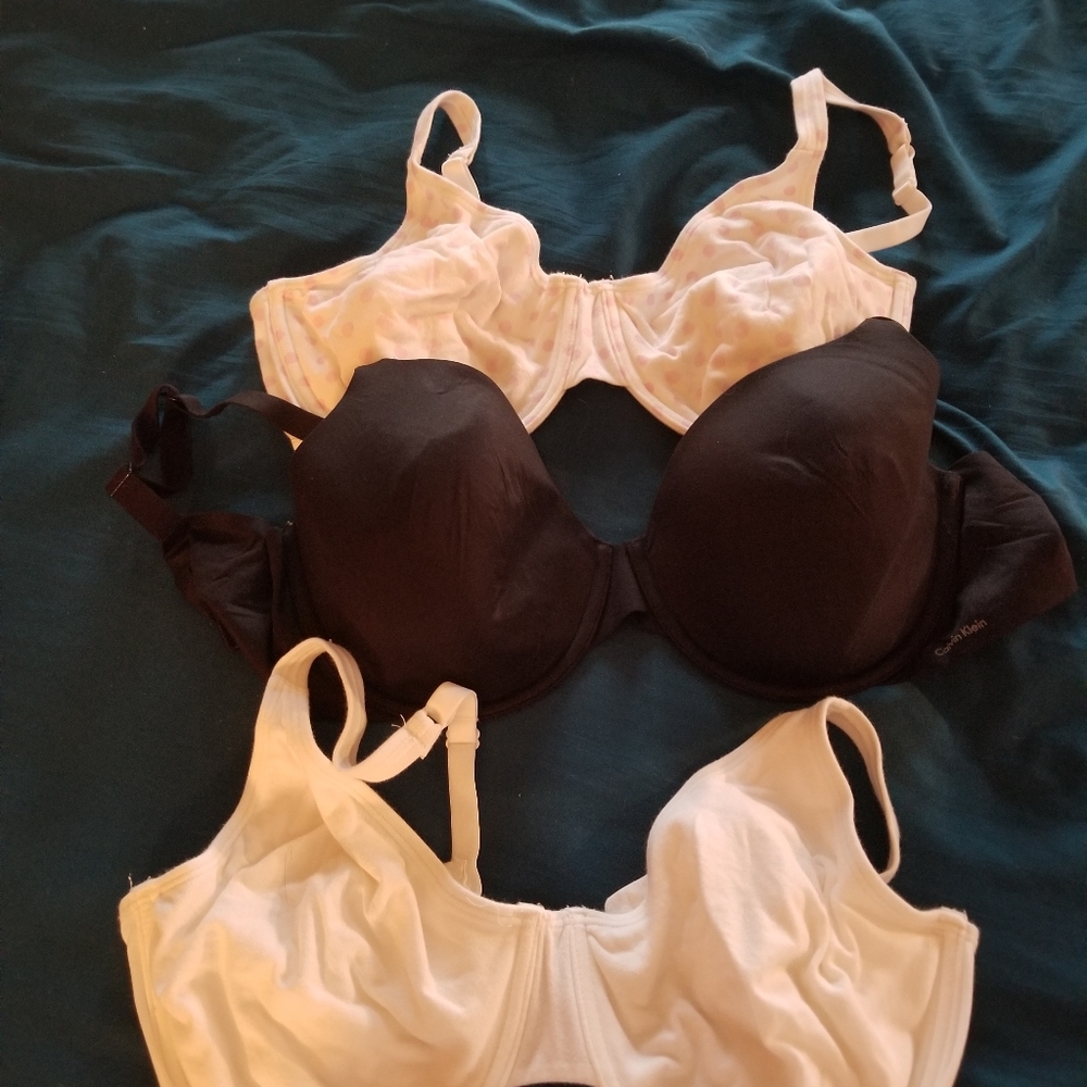 Bras - Picture 2 of 2